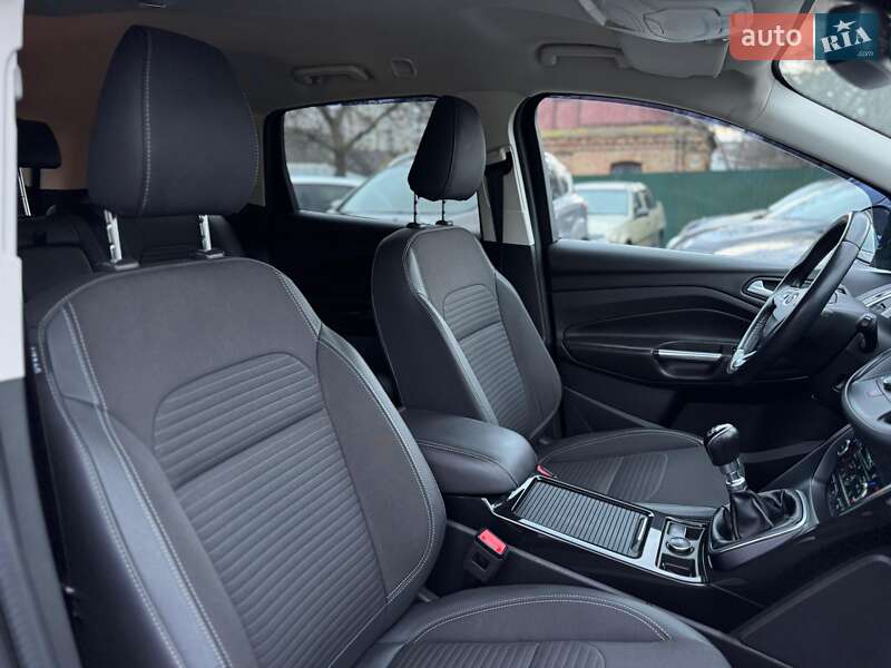 Позашляховик / Кросовер Ford Kuga 2019 в Бердичеві