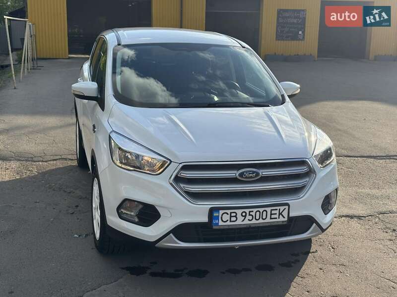 Позашляховик / Кросовер Ford Kuga 2018 в Чернігові