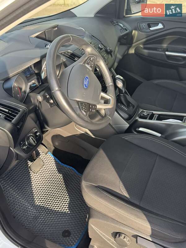 Позашляховик / Кросовер Ford Kuga 2018 в Чернігові