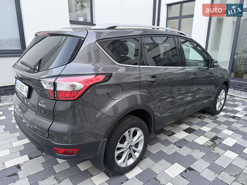 Позашляховик / Кросовер Ford Kuga 2019 в Мукачевому