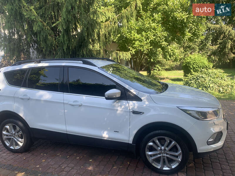 Позашляховик / Кросовер Ford Kuga 2017 в Львові фото 10 Позашляховик / Кросовер Ford Kuga 2017 в Львові