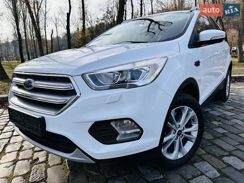 Позашляховик / Кросовер Ford Kuga 2019 в Києві