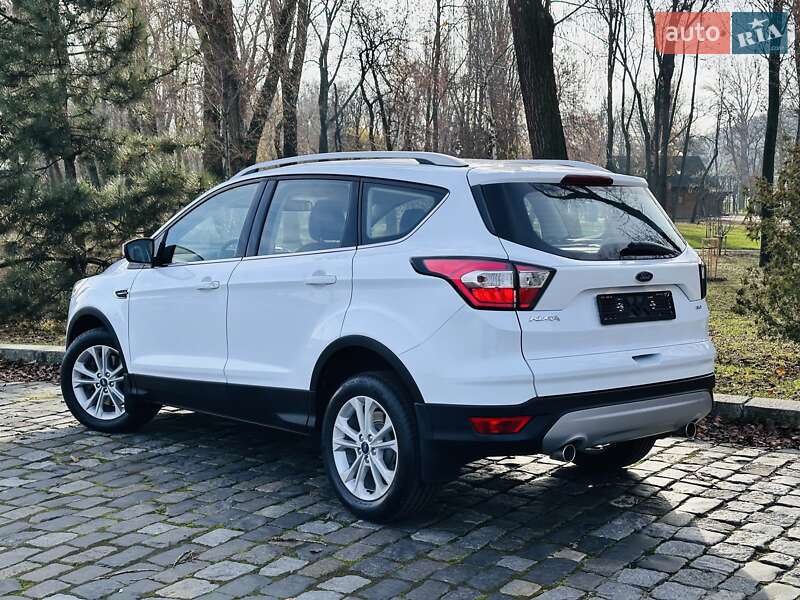 Позашляховик / Кросовер Ford Kuga 2019 в Києві