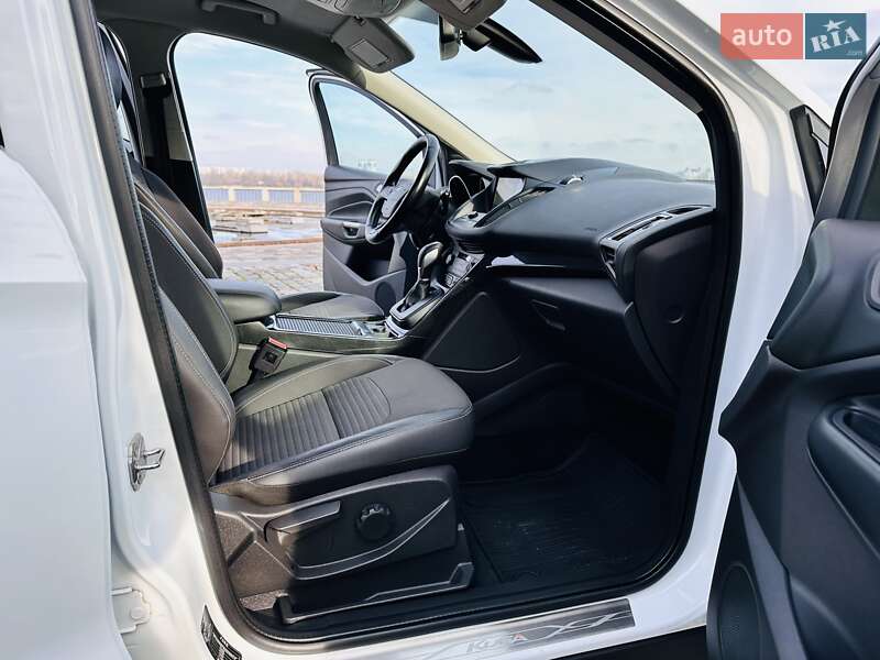 Позашляховик / Кросовер Ford Kuga 2019 в Києві