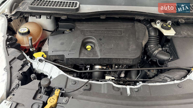 Позашляховик / Кросовер Ford Kuga 2017 в Києві