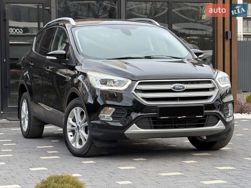 Позашляховик / Кросовер Ford Kuga 2019 в Ужгороді