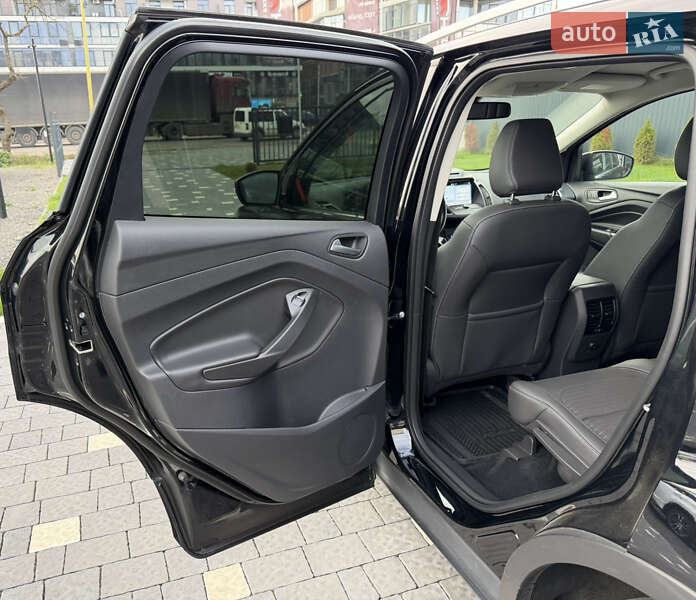 Позашляховик / Кросовер Ford Kuga 2019 в Ужгороді