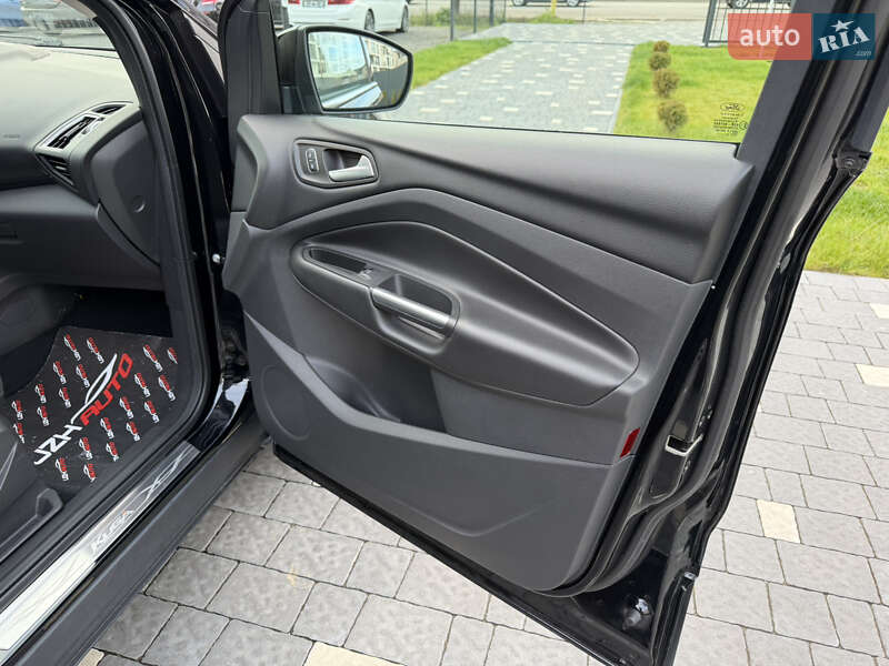 Позашляховик / Кросовер Ford Kuga 2019 в Ужгороді