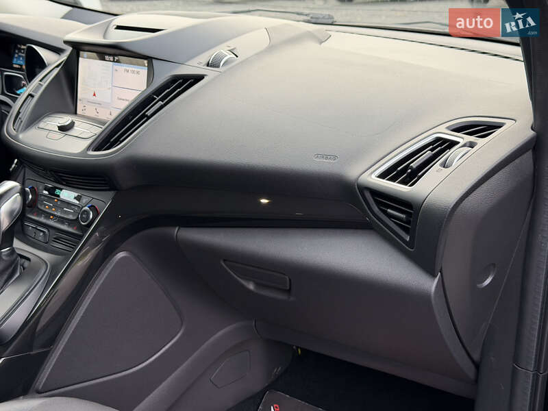 Позашляховик / Кросовер Ford Kuga 2019 в Ужгороді