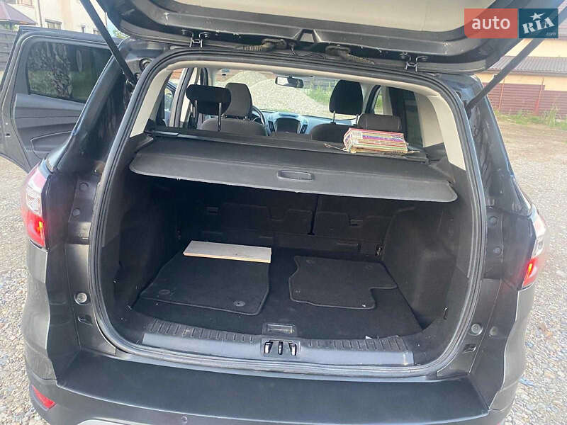 Позашляховик / Кросовер Ford Kuga 2017 в Львові