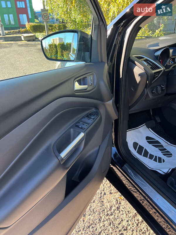 Позашляховик / Кросовер Ford Kuga 2014 в Києві