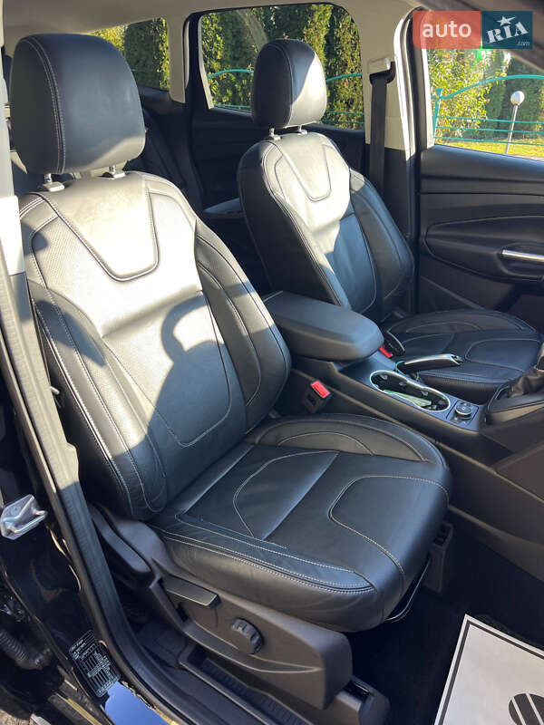 Позашляховик / Кросовер Ford Kuga 2014 в Києві