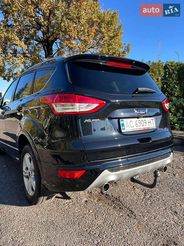 Позашляховик / Кросовер Ford Kuga 2014 в Києві