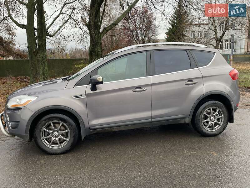 Внедорожник / Кроссовер Ford Kuga 2011 в Краснограде