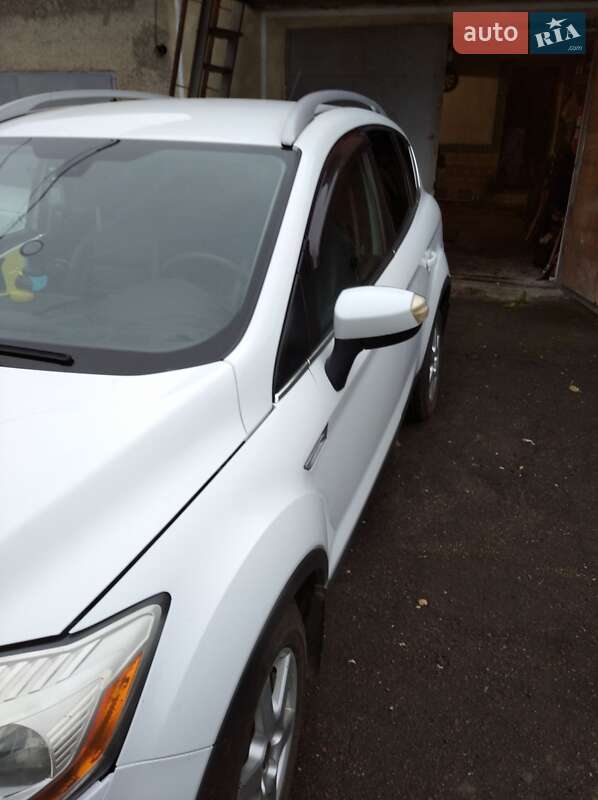 Позашляховик / Кросовер Ford Kuga 2012 в Волочиську