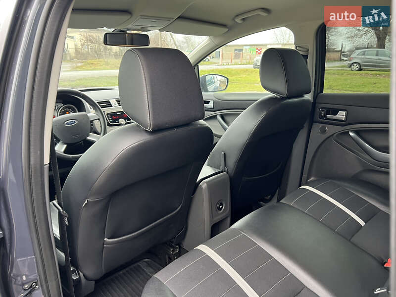 Позашляховик / Кросовер Ford Kuga 2011 в Ізяславі