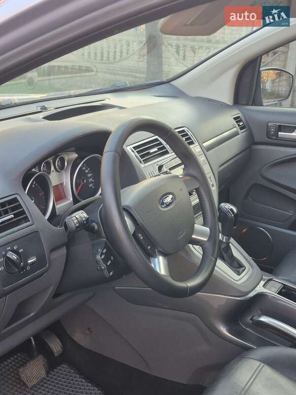 Позашляховик / Кросовер Ford Kuga 2013 в Києві