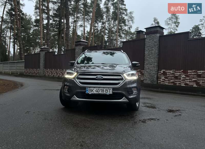 Внедорожник / Кроссовер Ford Kuga 2016 в Киеве