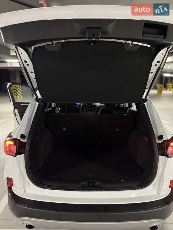 Позашляховик / Кросовер Ford Kuga 2020 в Івано-Франківську фото 20 Позашляховик / Кросовер Ford Kuga 2020 в Івано-Франківську