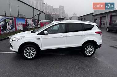 Позашляховик / Кросовер Ford Kuga 2015 в Києві