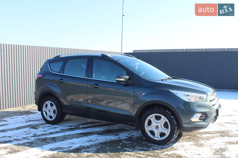 Внедорожник / Кроссовер Ford Kuga 2017 в Хмельницком фото 3 Внедорожник / Кроссовер Ford Kuga 2017 в Хмельницком