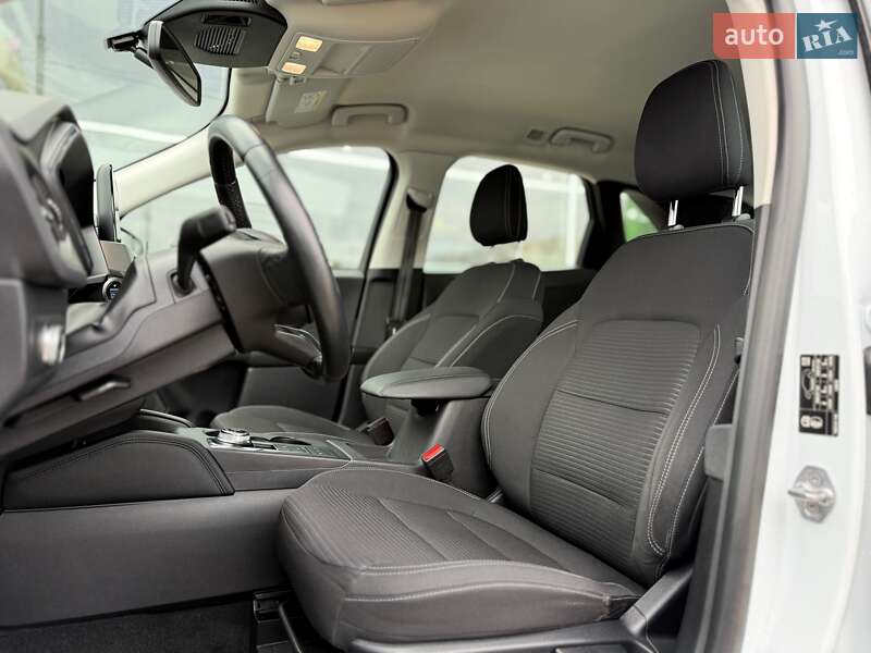 Внедорожник / Кроссовер Ford Kuga 2020 в Киеве фото 12 Внедорожник / Кроссовер Ford Kuga 2020 в Киеве