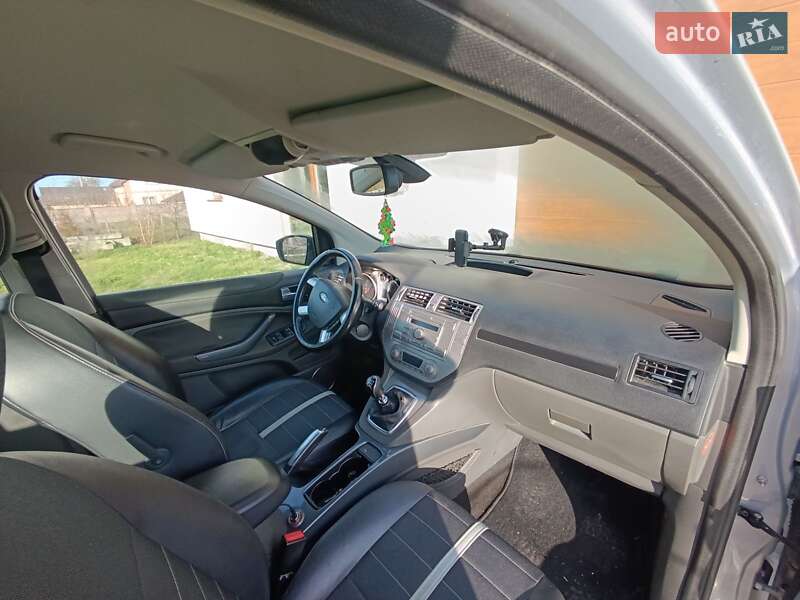 Внедорожник / Кроссовер Ford Kuga 2011 в Ровно