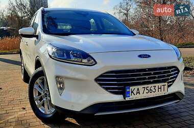 Внедорожник / Кроссовер Ford Kuga 2021 в Харькове