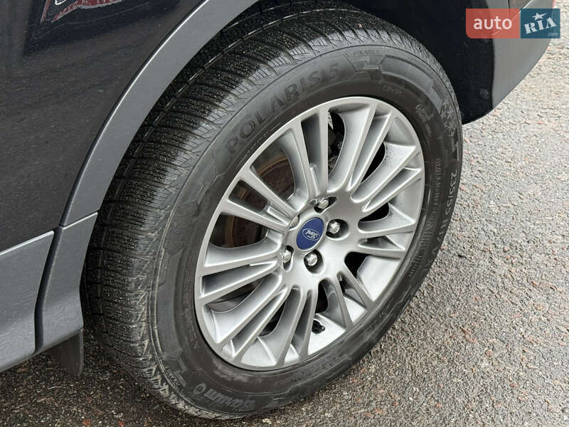 Позашляховик / Кросовер Ford Kuga 2015 в Рівному