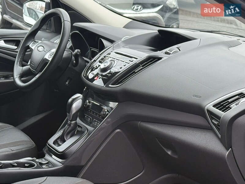 Позашляховик / Кросовер Ford Kuga 2015 в Рівному