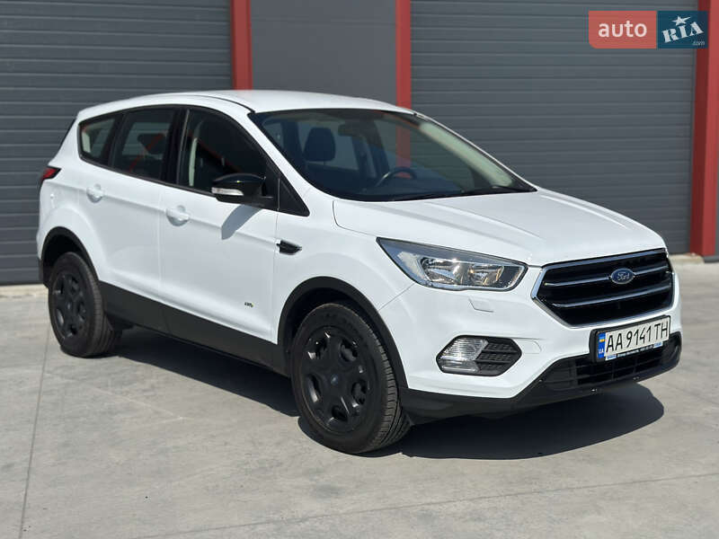 Позашляховик / Кросовер Ford Kuga 2017 в Борисполі