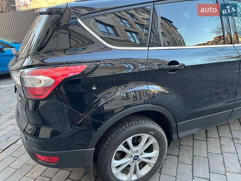 Внедорожник / Кроссовер Ford Kuga 2019 в Киеве