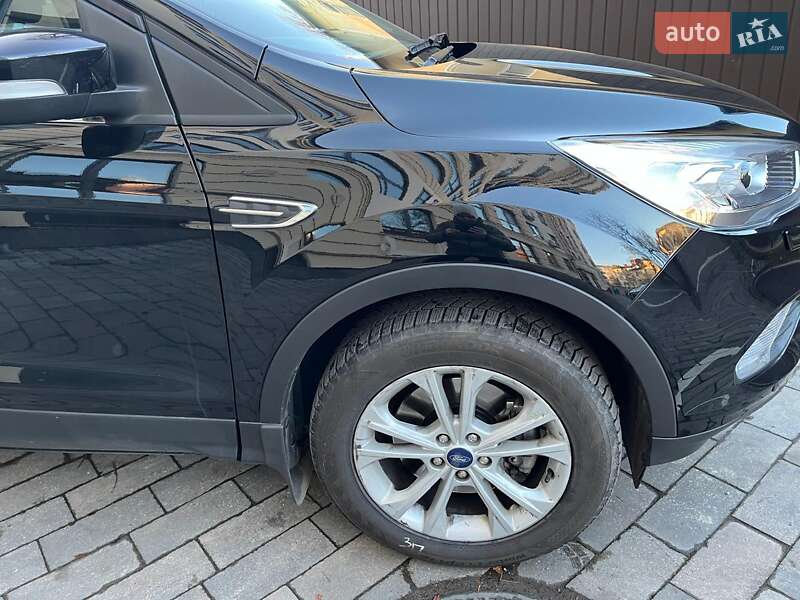 Внедорожник / Кроссовер Ford Kuga 2019 в Киеве