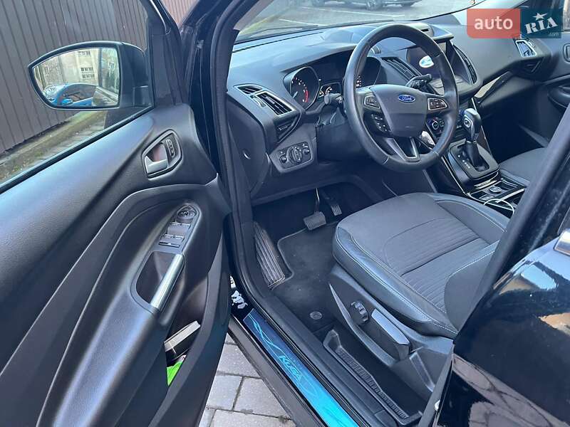 Внедорожник / Кроссовер Ford Kuga 2019 в Киеве