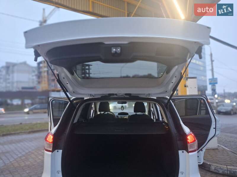 Внедорожник / Кроссовер Ford Kuga 2014 в Тернополе