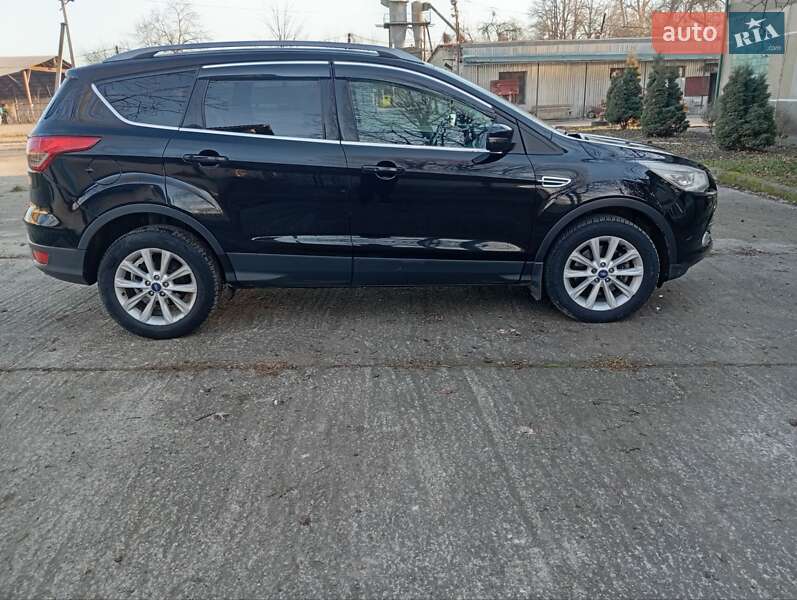 Внедорожник / Кроссовер Ford Kuga 2016 в Черновцах