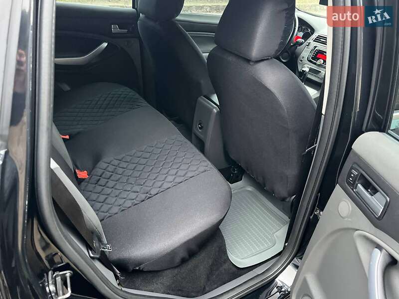 Позашляховик / Кросовер Ford Kuga 2011 в Первомайську