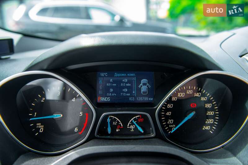 Позашляховик / Кросовер Ford Kuga 2015 в Івано-Франківську