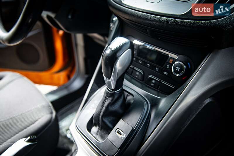 Позашляховик / Кросовер Ford Kuga 2015 в Івано-Франківську