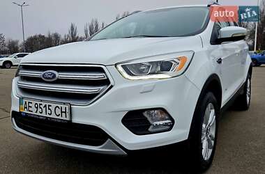 Внедорожник / Кроссовер Ford Kuga 2016 в Днепре