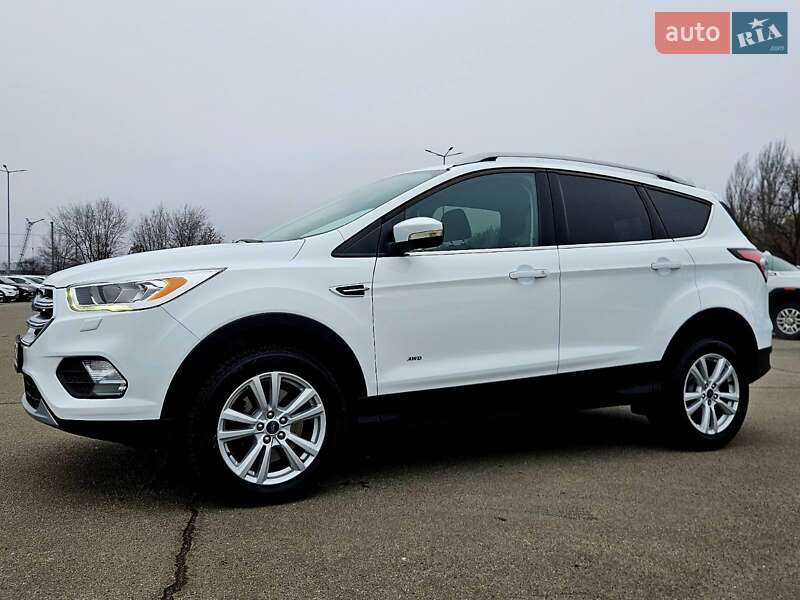 Внедорожник / Кроссовер Ford Kuga 2016 в Днепре фото 5 Внедорожник / Кроссовер Ford Kuga 2016 в Днепре
