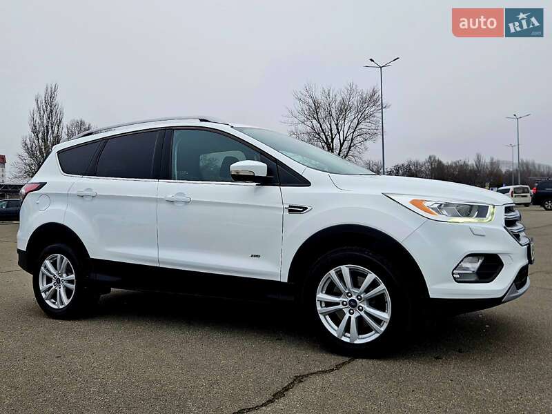 Внедорожник / Кроссовер Ford Kuga 2016 в Днепре фото 14 Внедорожник / Кроссовер Ford Kuga 2016 в Днепре