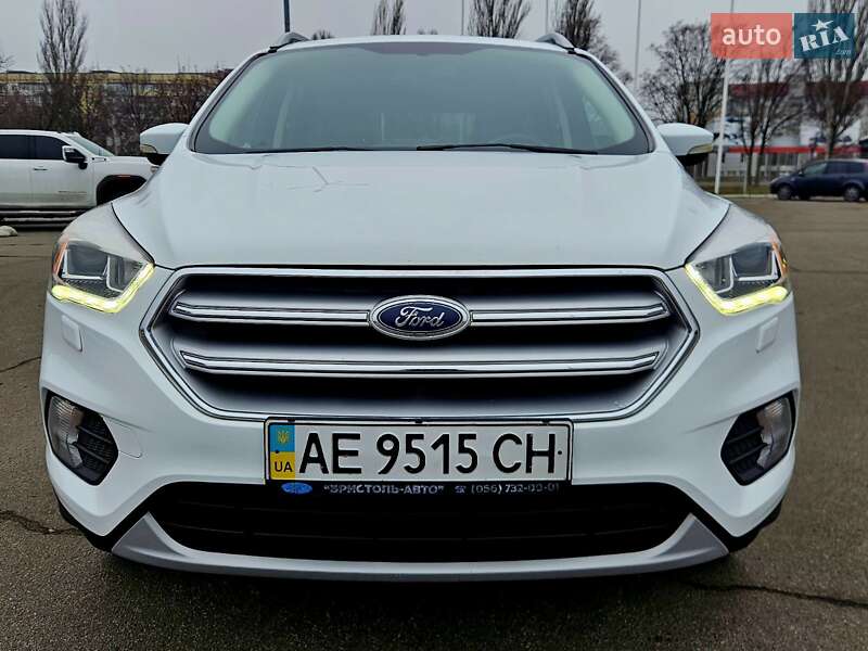 Внедорожник / Кроссовер Ford Kuga 2016 в Днепре фото 18 Внедорожник / Кроссовер Ford Kuga 2016 в Днепре