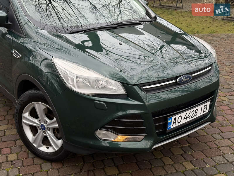 Позашляховик / Кросовер Ford Kuga 2015 в Тячеві