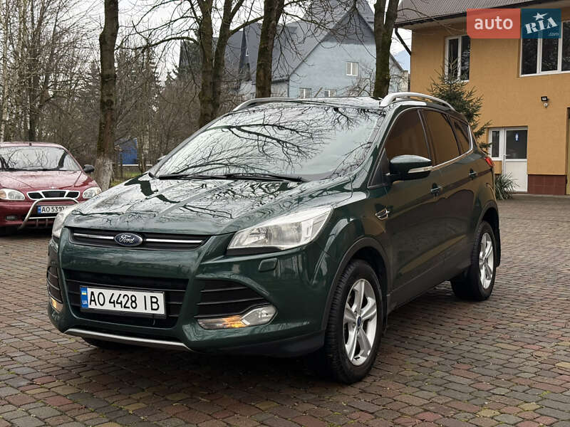 Позашляховик / Кросовер Ford Kuga 2015 в Тячеві