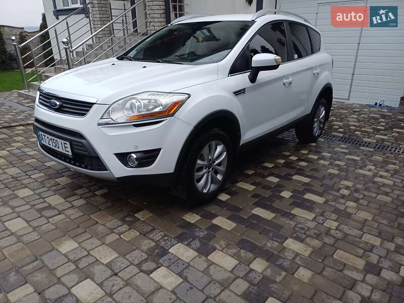 Позашляховик / Кросовер Ford Kuga 2012 в Чернівцях