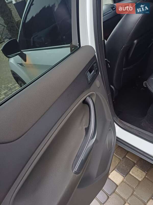 Позашляховик / Кросовер Ford Kuga 2012 в Чернівцях