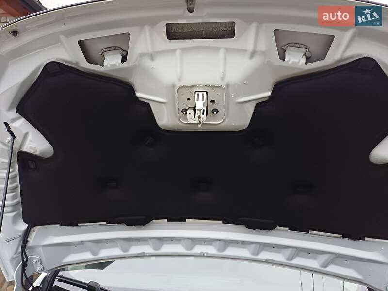 Позашляховик / Кросовер Ford Kuga 2012 в Чернівцях