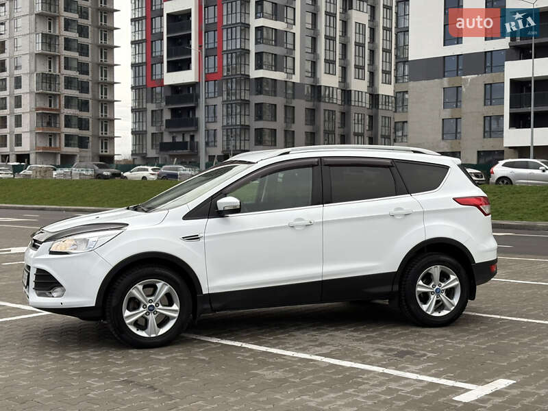 Позашляховик / Кросовер Ford Kuga 2016 в Києві