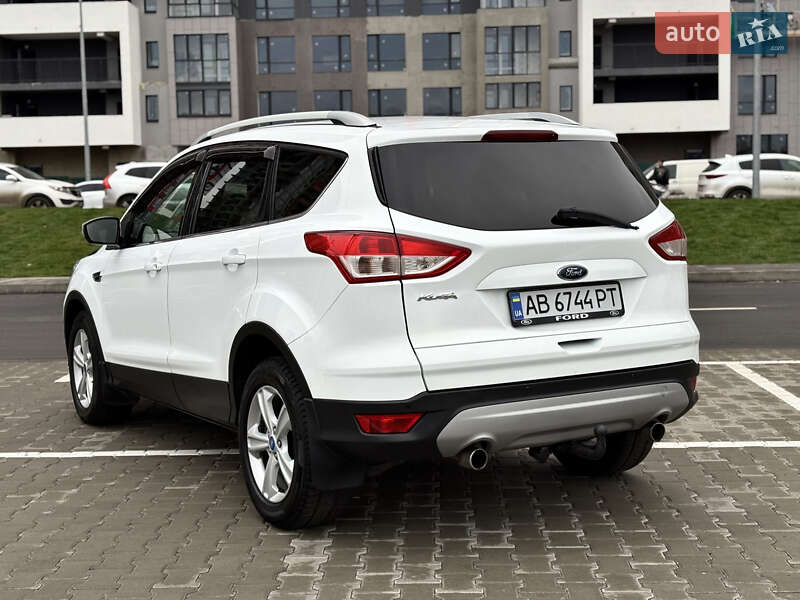 Позашляховик / Кросовер Ford Kuga 2016 в Києві